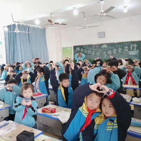 娄底八小142班爱心义卖活动