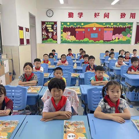 我们二年级啦！———宿迁市苏州外国语学校二年级11班开学第一天