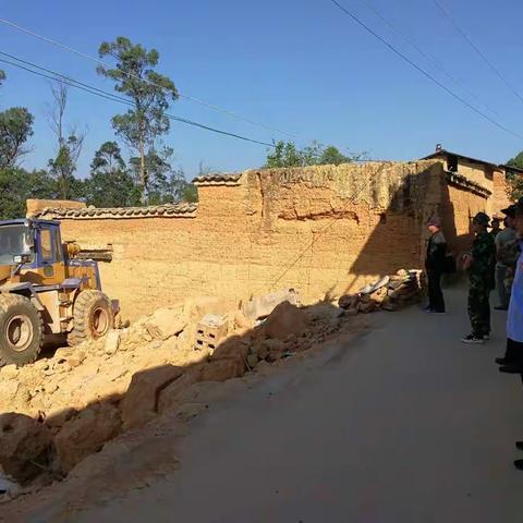 高仓街道梁王坝社区统规联建现场推进