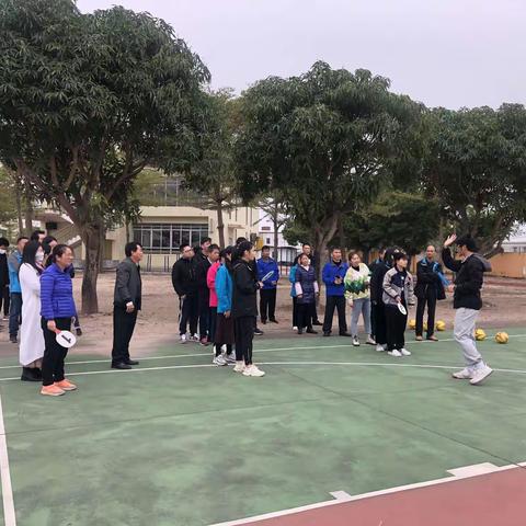 快乐运动  健康生活——灯笼中心小学教职工工会趣味运动会