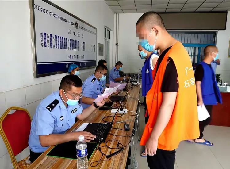 石家庄市第二看守所为在押人员注射新冠疫苗剪影