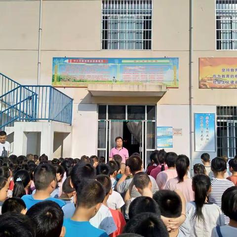 竹峪镇兰梅塬小学转发周至县水务局的“防溺水”告家长书