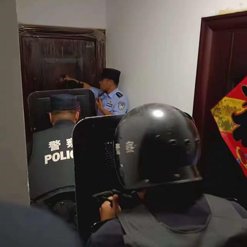 「正定县特巡警大队」妥善处置一起精神病人持刀滋事案件