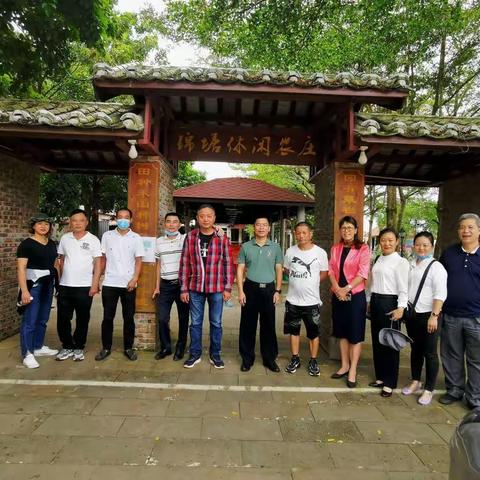 堂福村委会深入海口市群绿种养合作社葡萄种植基地进行调研
