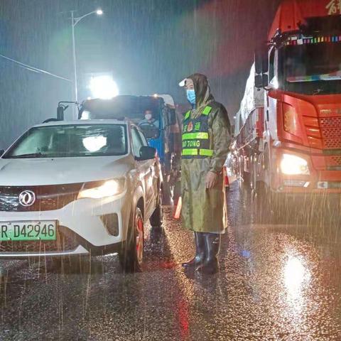 风雨无阻，交通人坚守抗疫一线