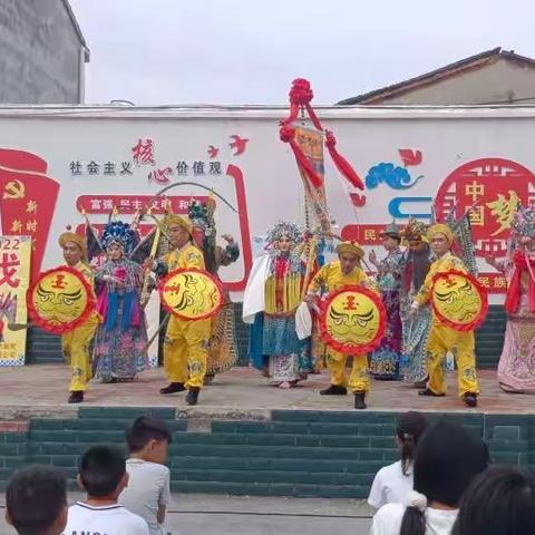 戏曲进校园，国粹润童心——襄城区玉皇小学“戏曲进校园”展演活动