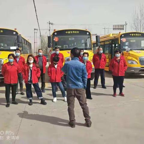 第二小学校车消防安全逃生演练纪实