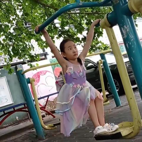 2023.07.28小果果幼儿园毕业九月份准备上一年级了。