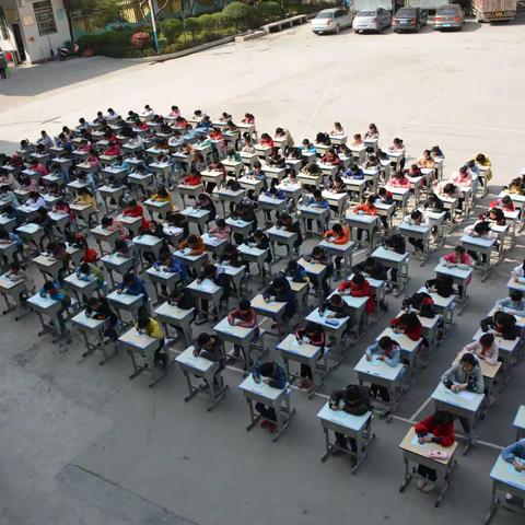 重庆市酉阳自治县铜鼓镇中心小学校开展书法艺术兴趣小组活动