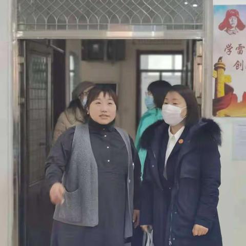 抚顺市妇联主席到榆林街道水源社区工作调研