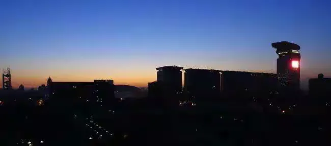 黎明时分