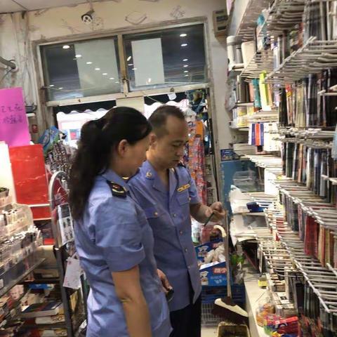 莲湖区市场监督管理局桃园路工商所开展校园周边整治     创造良好校园周边环境