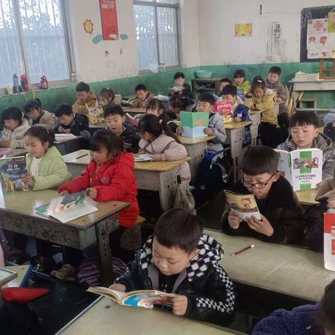 付岭小学一①班开展了丰富多彩的读书活动