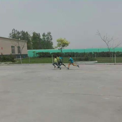一:￣班接力赛跑选拔赛