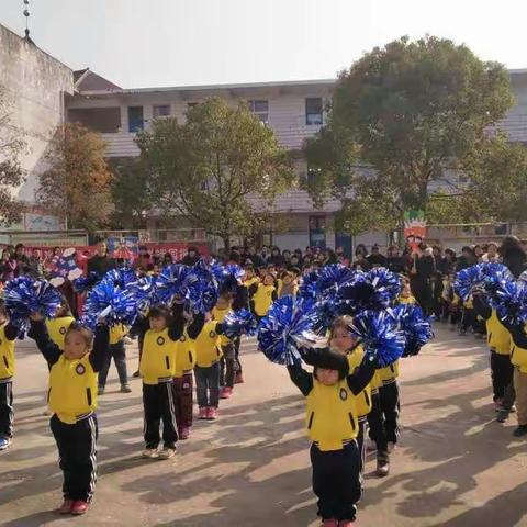 嵩峰幼儿园大手牵小手亲子运动会