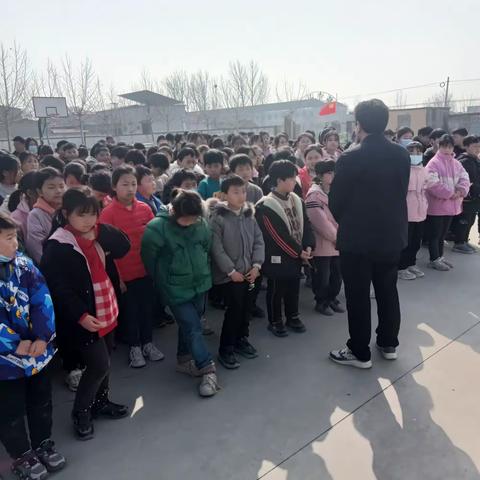王岗镇滕寺小学读书分享活动