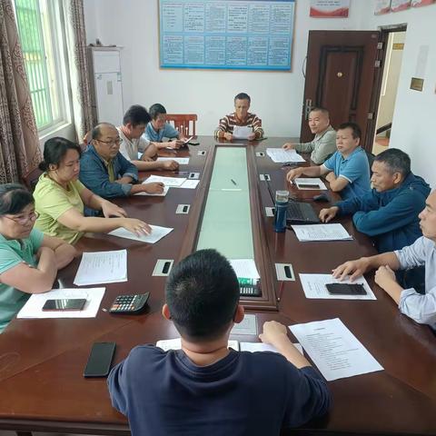 民兴村委会召开迎接海南省2022年市县党委和政府巩固脱贫成果后评估工作推进会