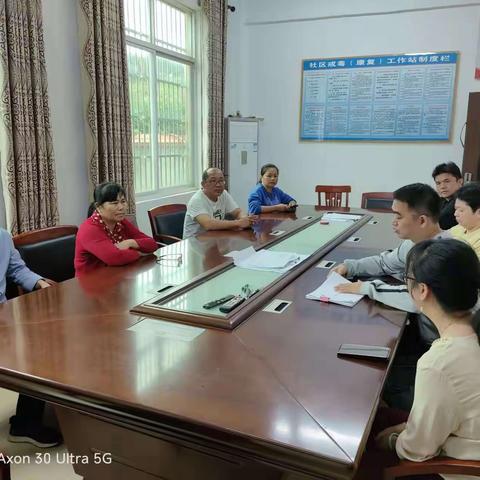 区爱卫办检查指导民兴村委会省级卫生村创建工作