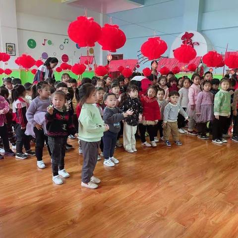 “红红火火过新年，欢天喜地逛庙会”——屹嘉幼儿园第一届游园庙会