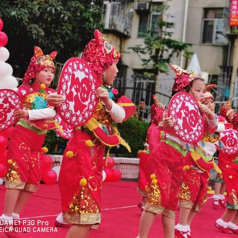 逛庙会迎新年