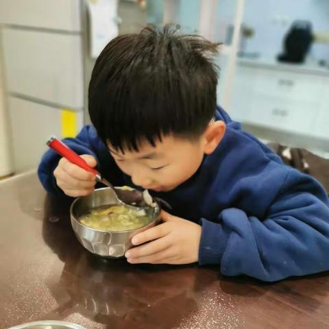 我坚持，我努力，克服困难有勇气