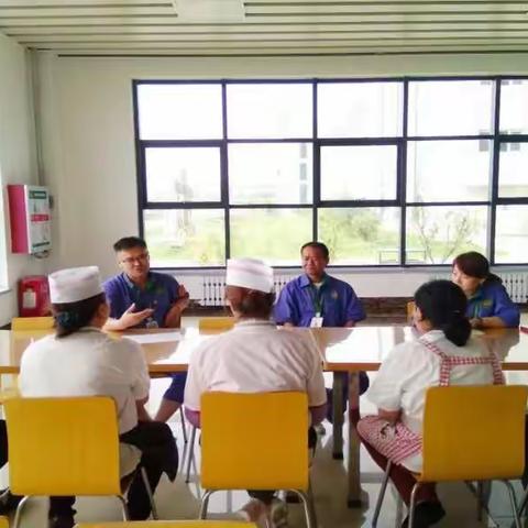 张家口公司召开二季度食堂满意度沟通会