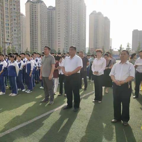 市五中举行“传承文化基因，弘扬爱国精神”——2019年“我们的节日·端午”主题教育升旗仪式