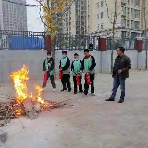 市五中开展消防疏散演练