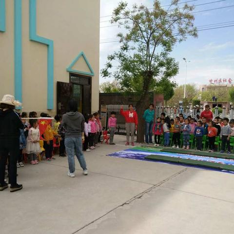 上秦镇下秦幼儿园趣味运动会