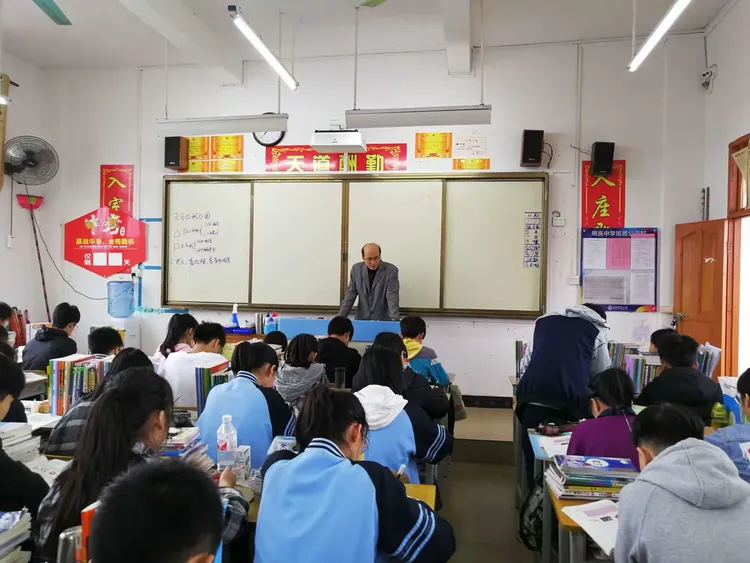 —石塘镇三中到上林县明亮镇二中交流学习