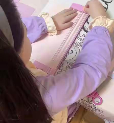 四年级美术《穿编的乐趣》优秀作品展示