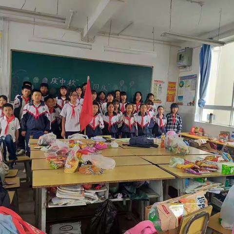 “庆国庆，迎中秋”润泽小学主题中队活动