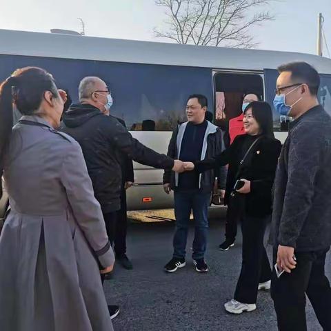 巩义市文广游体局到钟岭村参观“五彩钟岭”乡村建设