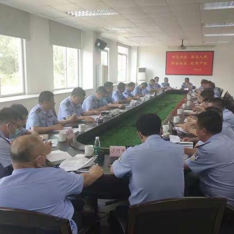 【高二大队工作简讯】高二大队组织召开“减量控大”、“五治”工作推进暨全警实战大练兵专项训练动员部署会