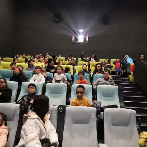十一局大二班第二社会实践活动小组观影活动