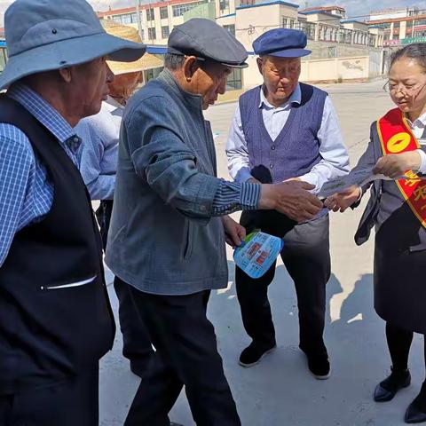 海晏农商银行开展人民币知识宣传进社区活动