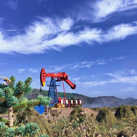 雨后的油区