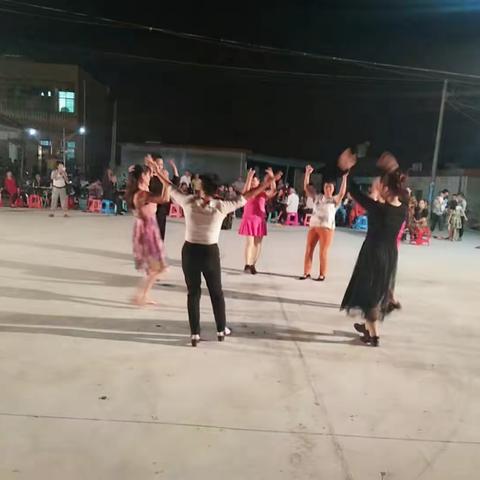 共享美好新生活 ――东山居102队欢度春节联欢晚会