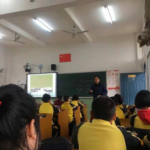高桥中心小学六年级作文同课异构促教师成长记
