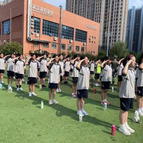 千淘万漉虽辛苦,吹尽狂沙始到金——记C2304班素质拓展训练