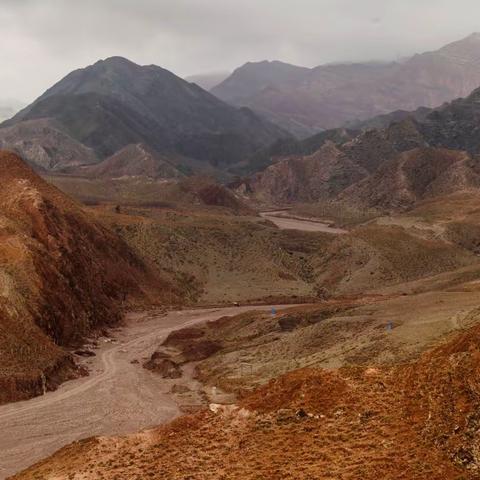 沙流水丹霞地貌