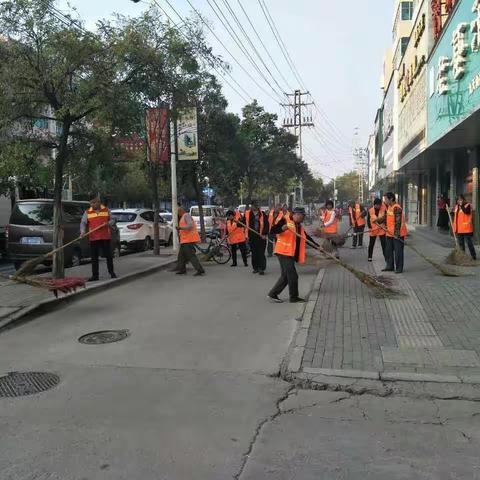 顺河街周五下午城市清洁常态化