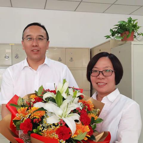 莫道桑榆晚,为霞尚满天