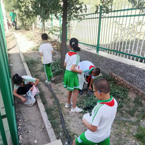 “强国复兴有我·小小社区美容师”依林小学开展新时代文明实践活动