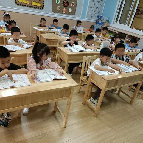 童话林幼儿园大一班4月份成长记