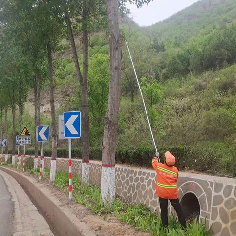 草长莺飞春已至，公路养护正当时