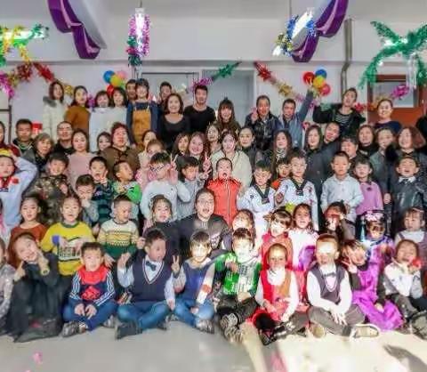 铁岭市第六中学附属小学一年级一班新年联欢会纪实