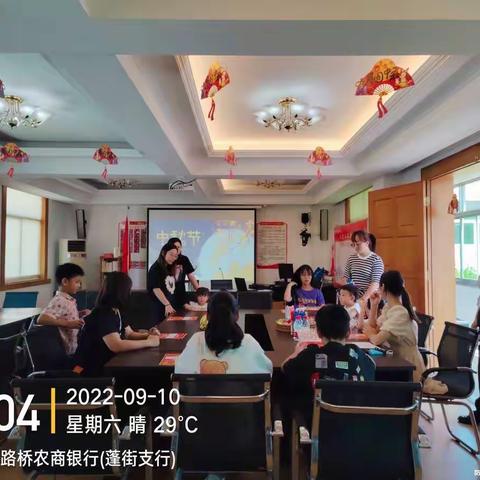 路桥农商银行蓬街支行开展反假货币宣传活动