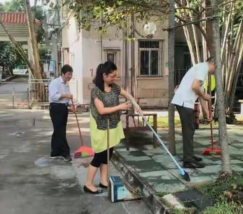 市住建局到局属滨海宿舍区进行卫生清扫活动