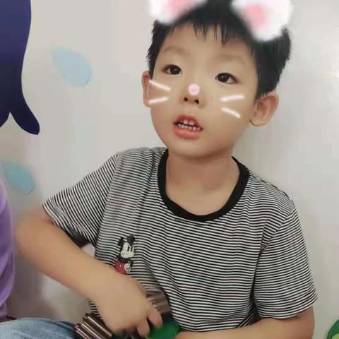 嗨～你们好啊☺我是小天使幼儿园👼中一班的魏星璨👦，今天是我入园的第一天，我很开心😄😄😄